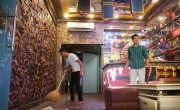 Quán karaoke tại Hà Nội tất bật sửa chữa, dọn dẹp trước giờ mở cửa trở lại