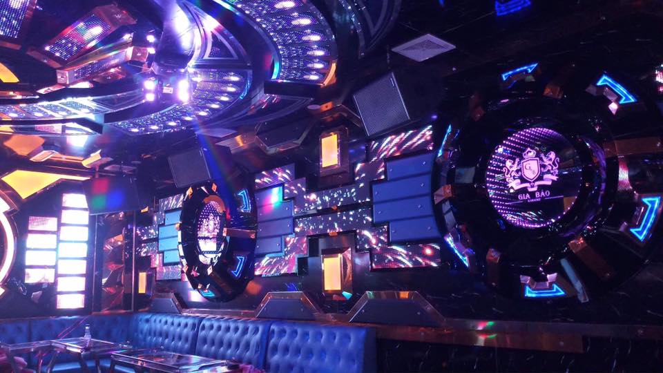 Decor phòng ốc tại karaoke Gia Bảo rất hiện đại