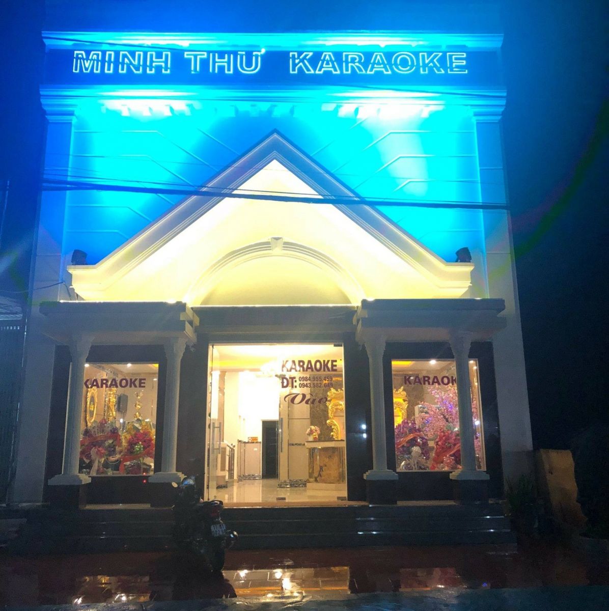 Hình ảnh karaoke Minh Thư về đêm
