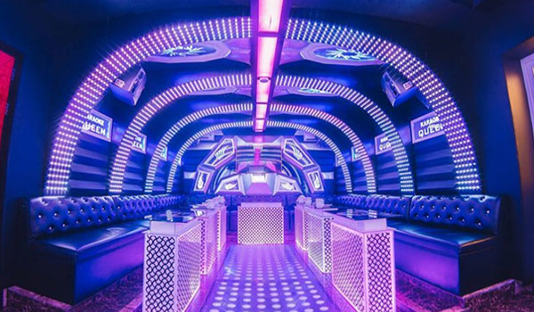 Karaoke Nữ Hoàng có hệ thống âm thanh - ánh sáng nổi bật