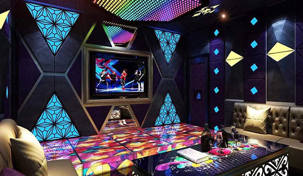 Karaoke Happy mang đến giây phút giải trí vui vẻ cho khách hàng