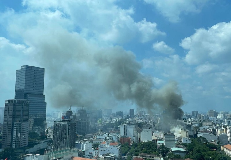 Cháy lớn tại quận 1 trung tâm TP.Hồ Chí Minh