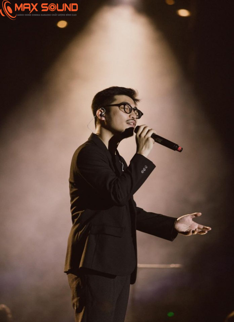 Live Concert Một Vạn Năm