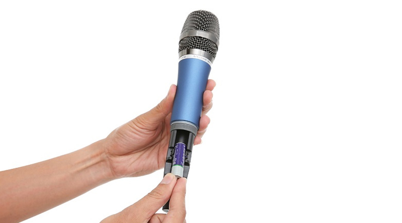 Pin không phù hợp hoặc hết pin là nguyên nhân micro bị mất sóng