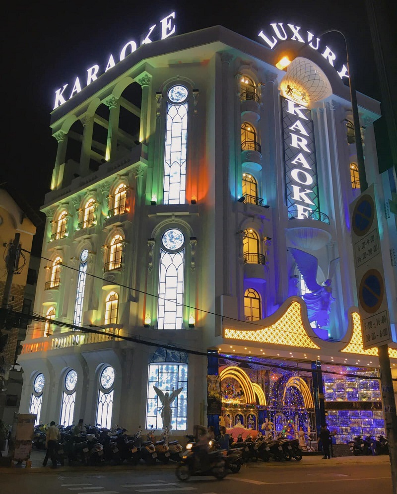 Thiết kế mặt tiền quán karaoke Luxury Elite